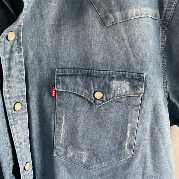 Levi's Blue Denim Men's Shirt - Picture 2 of 5
